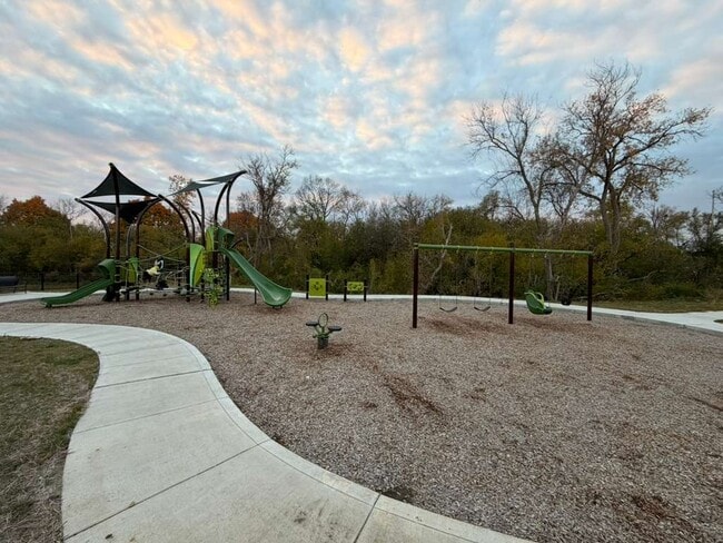 Photo - 2016 Yellowstone Blvd