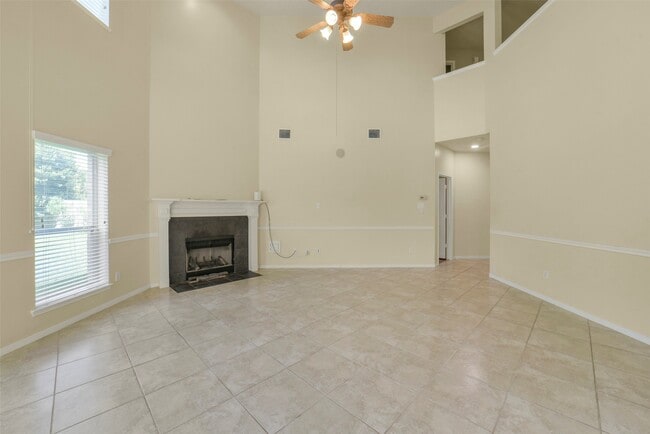 Building Photo - 2414 Falcon Knoll Ln