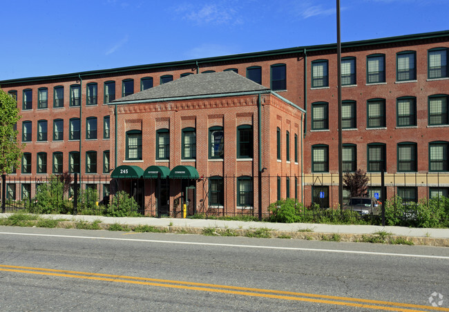 Building Photo - Riverside Commons Rental