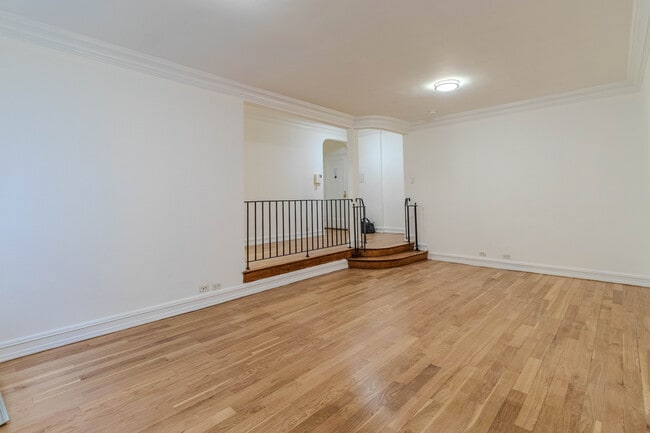 Photo - 340 E 50th St