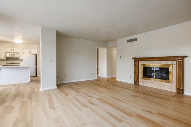 Photo - 245 N Vine St
