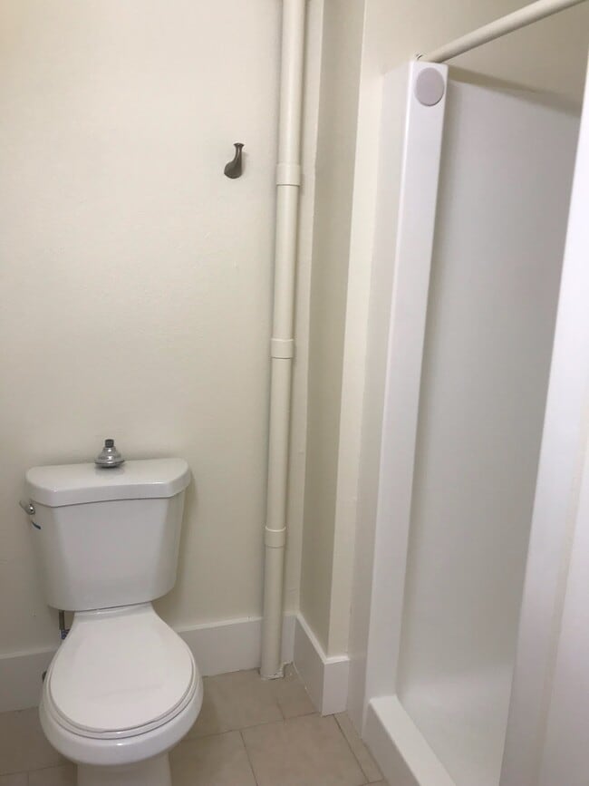 Photo - 103 7th St Unit B