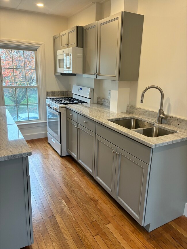 Photo - 142 Main St Unit 2N