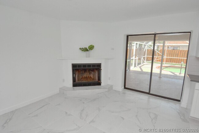 Photo - 943 SE Browning Ave