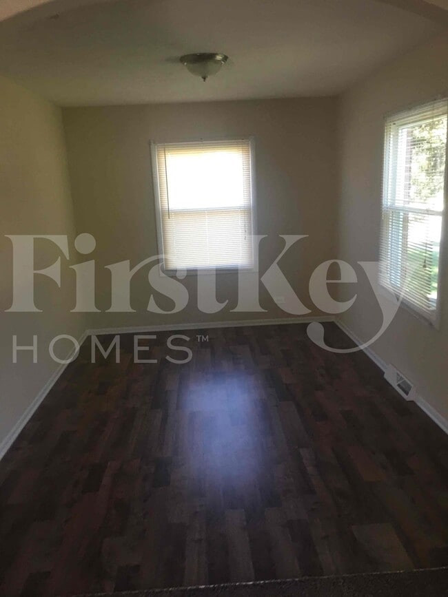 Photo - 410 S Villa Ave