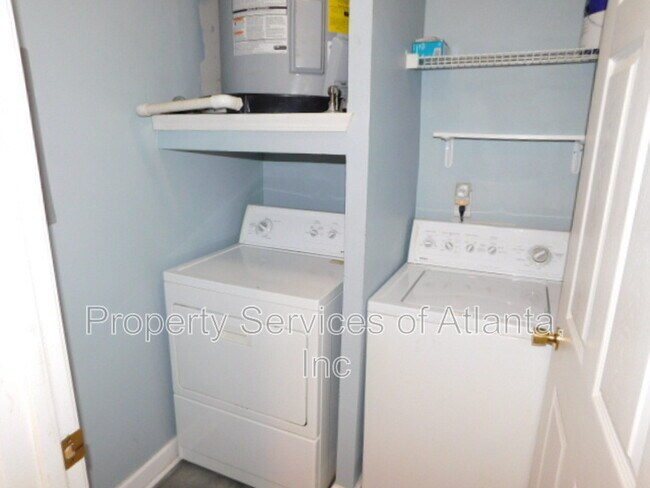Photo - 2700 Pine Tree Rd NE Unit 2303