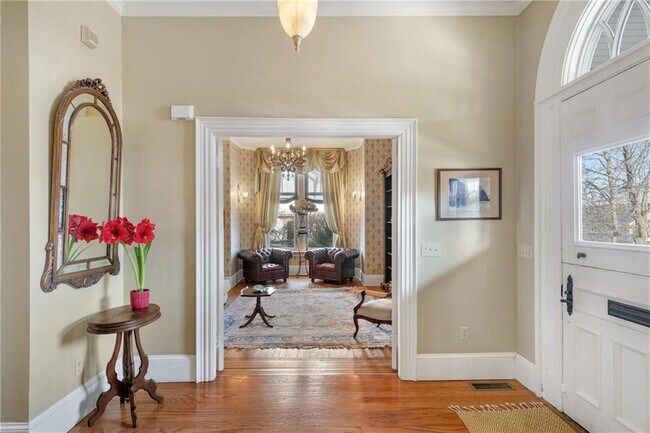 Photo - 287 Gibbs Ave