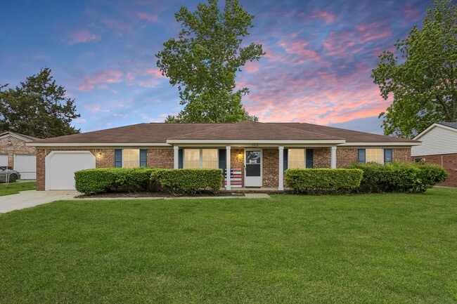 Building Photo - 1416 Cole Dr
