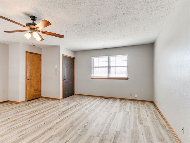 Photo - 1200 N Crawford Ave