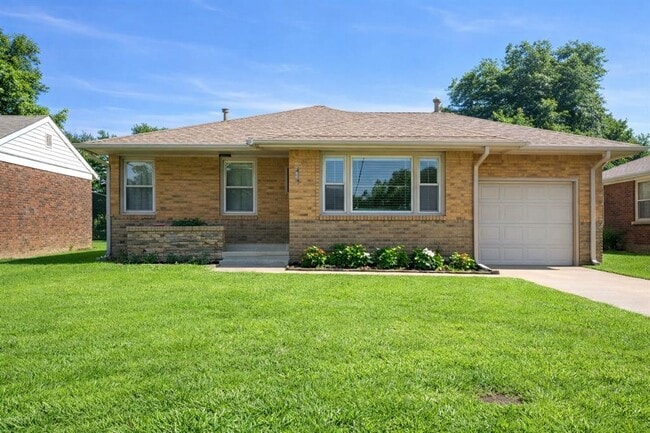 Building Photo - 2216 Downing St