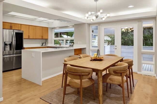 Photo - 213 Sea Pines Ln
