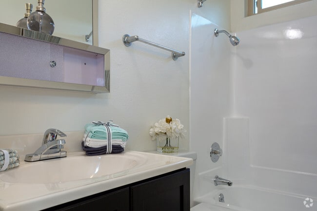 1 habitación, 1 baño - 700 pies cuadrados - Los Arboles Apartments