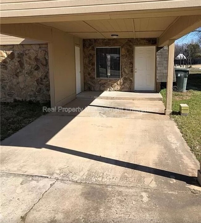 1705 Beaumont Dr