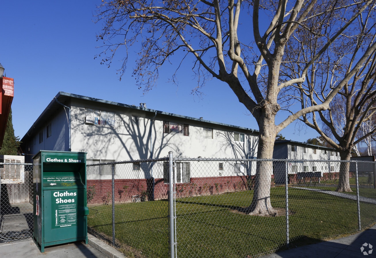 Photo - McKee Apartments