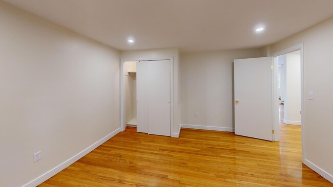 Building Photo - 312 Tappan St Unit 1A Rental