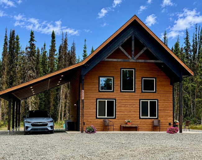 Building Photo - LIKE NEW SEASONAL RENTAL