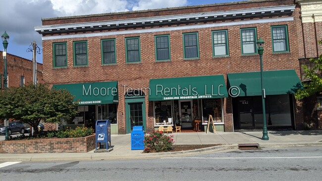 Building Photo - MainStN446 Unit 2