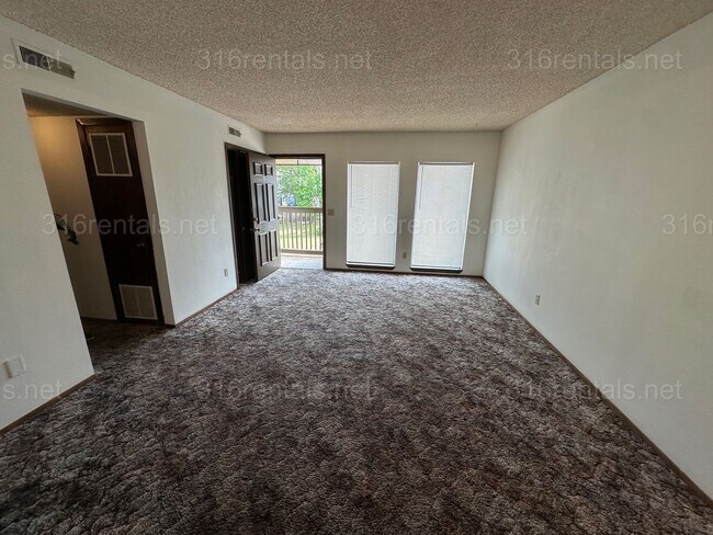 Photo - $750 - 2 bed 1 bath - Second floor Apartment Unidad 361 E Marion Ct Apt 3