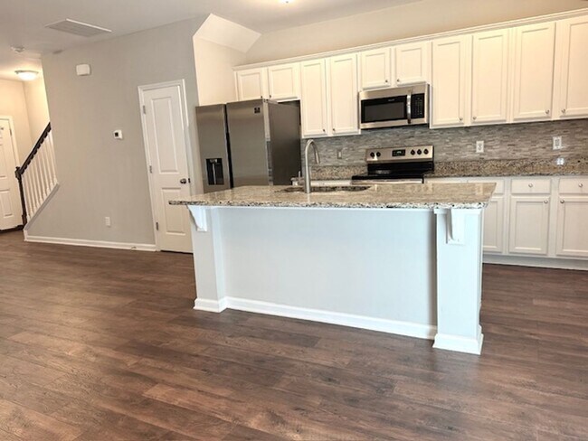 Photo - STYLISH & MODERN TOWNHOME IN HARBISON GROVE