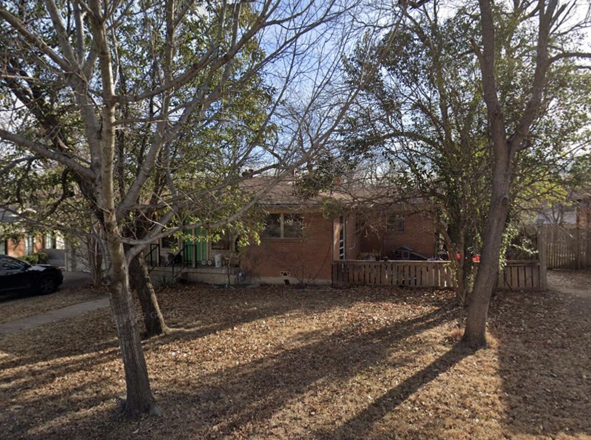 Photo - 4733 Staples Ave