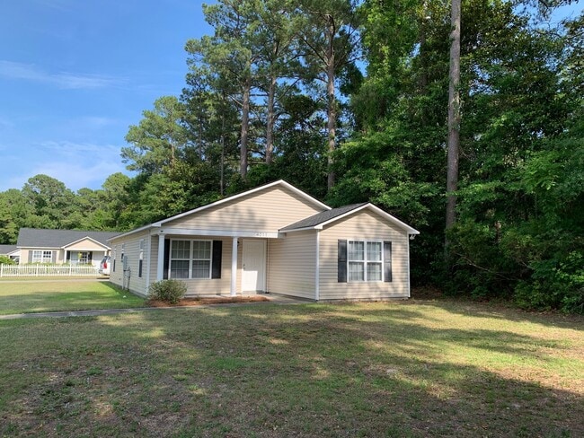 Building Photo - Three Bedroom, Two Bath House on Masonboro Loop