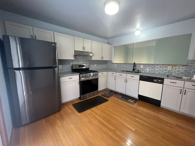 Photo - 965 Amberwood Pl