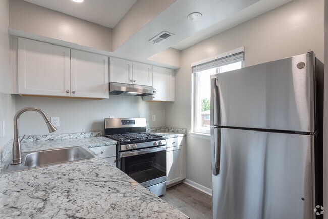 1BR, 1BA -778 SF