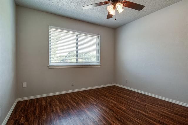 Photo - 1728 Stonegate Dr