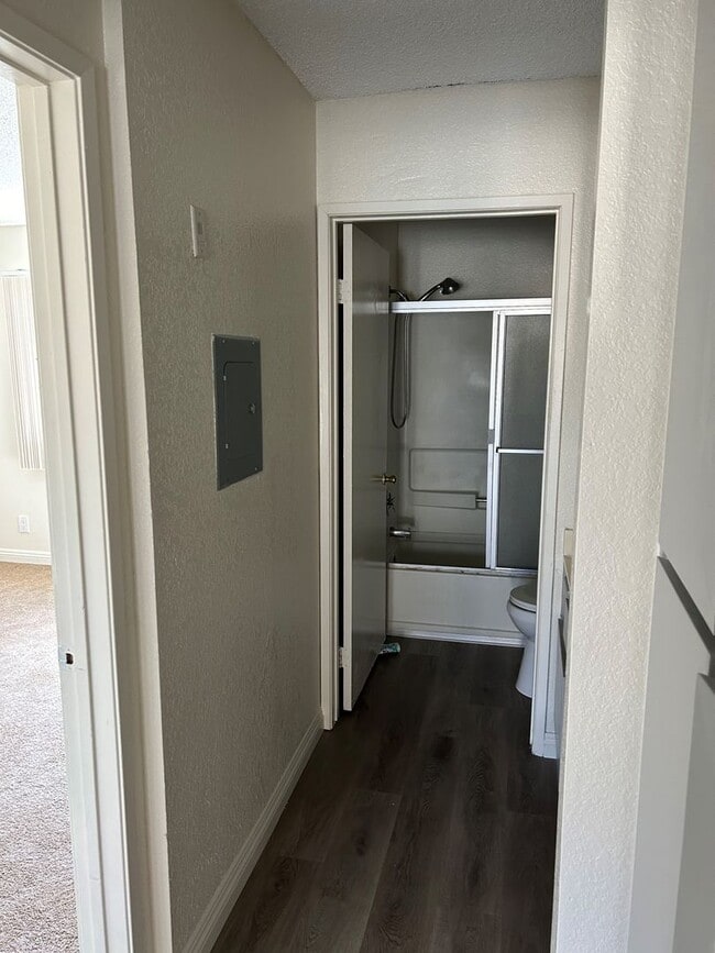 Photo - 6810 Foothill Blvd Tujunga