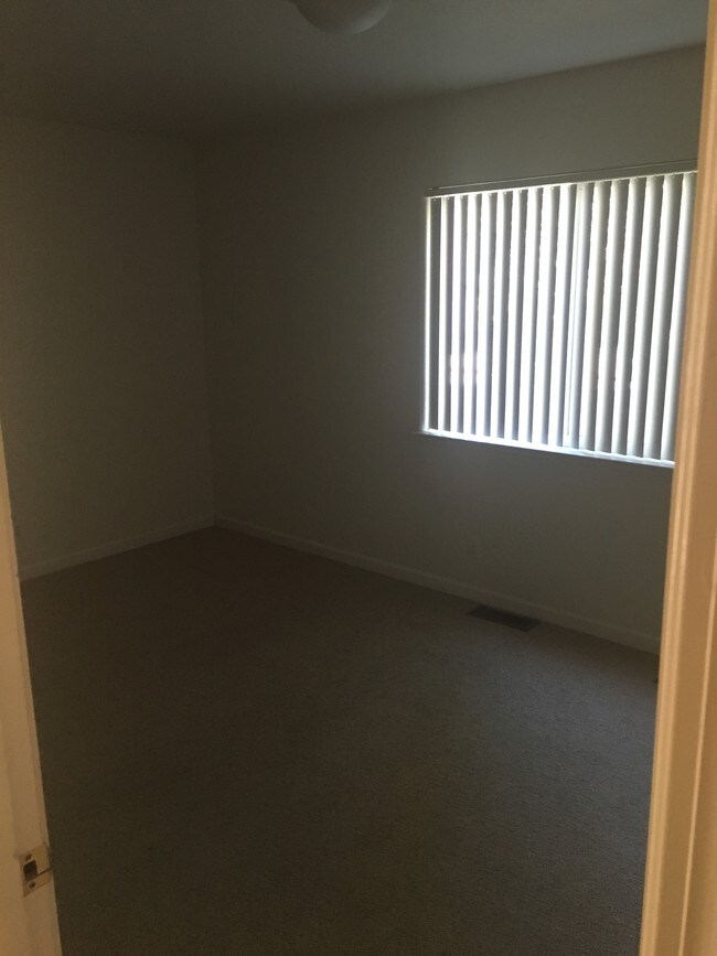 1 bedroom - 1501 E 3rd Ave