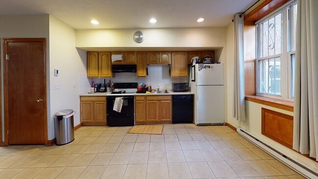 Building Photo - 97 Hudson St Unit 1