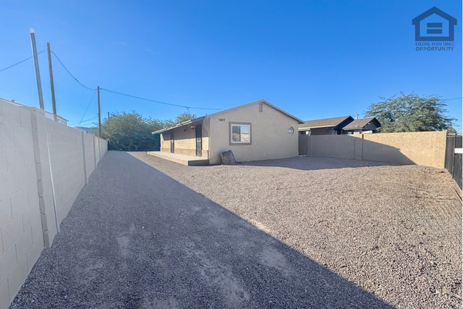 Building Photo - 1023 Unit 1023#B-1
