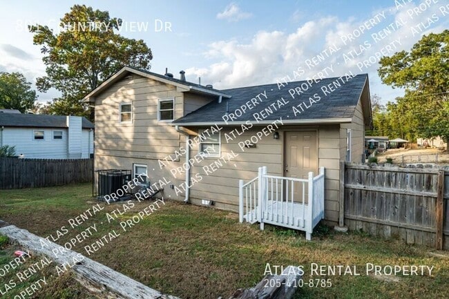 Photo - 801 Country View Dr NE