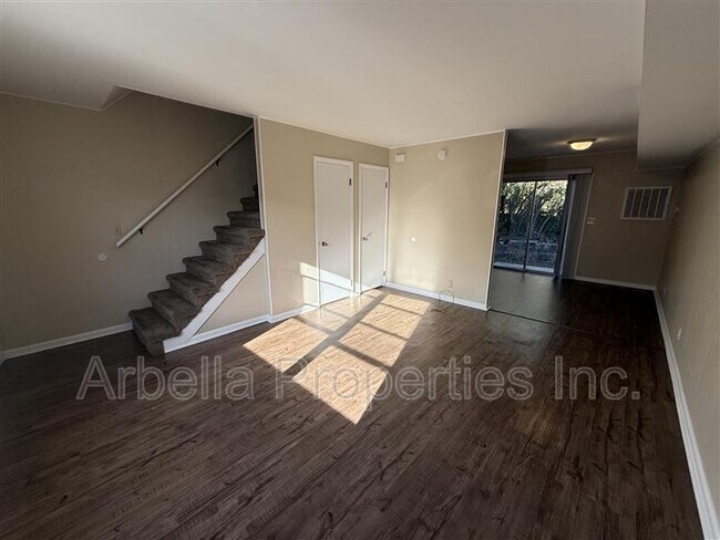 Photo - 1404 Bloomingdale Rd Unidad B7