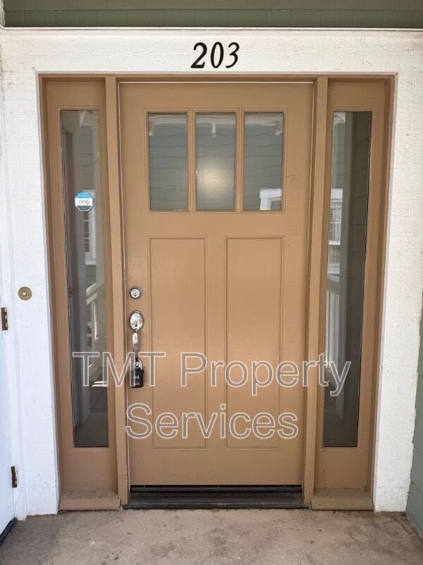 Building Photo - 595 Ave of Flags