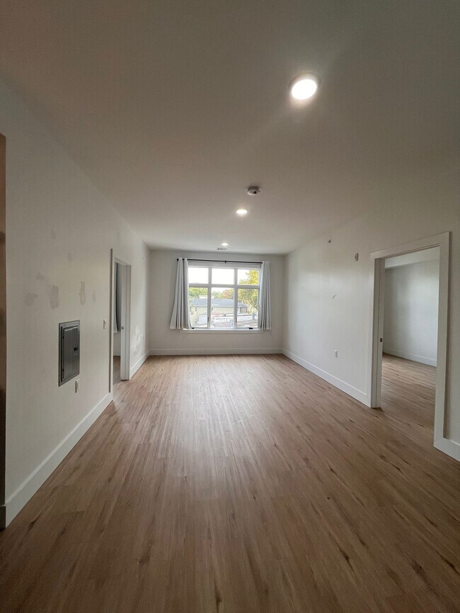 Photo - 276 Duncan Ave Unit 10