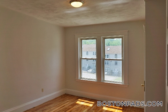 Photo - 381 Crescent St Unit 1