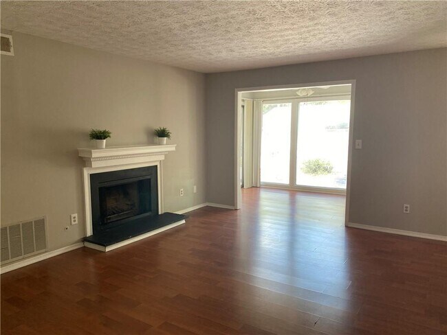 Photo - 1607 Augusta Dr