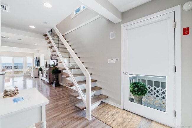 Photo - 1987 Fairfield Beach Rd