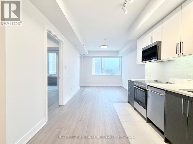 Photo - 664 Spadina Ave. Unit 406