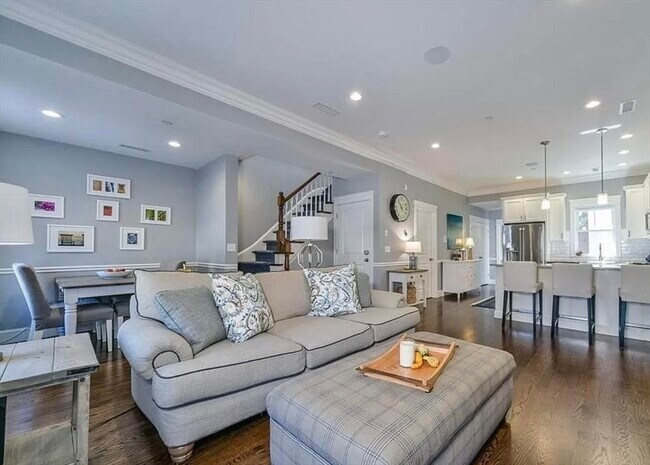 Photo - 342 Dorchester St Unidad 4