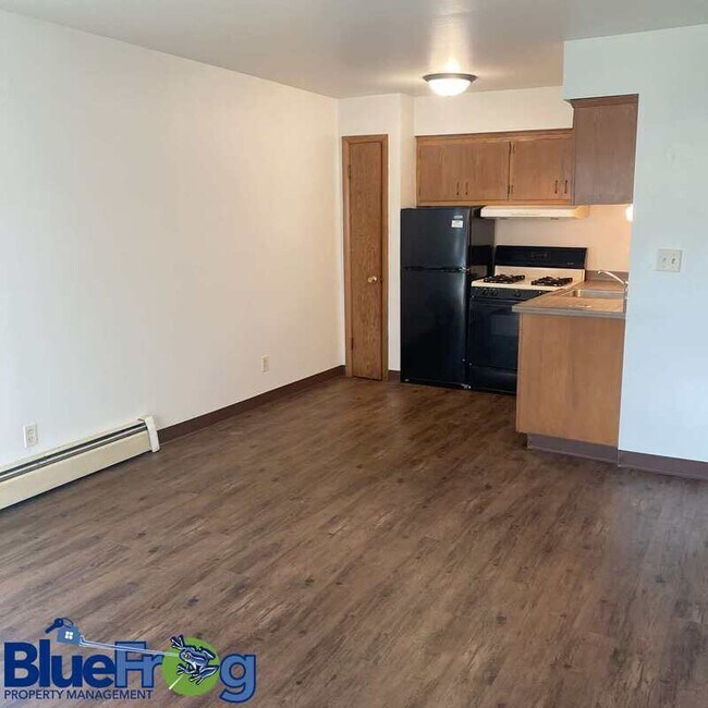 Photo - 210 N Summit St