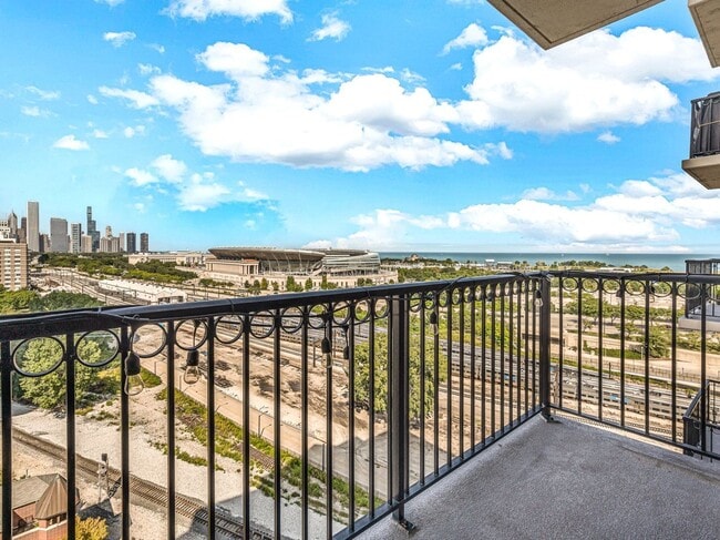 Photo - 1717 S Prairie Ave Unidad 1403