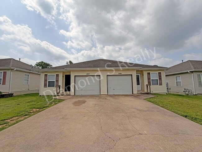 Building Photo - 1442 W Rainey St Unit 1442