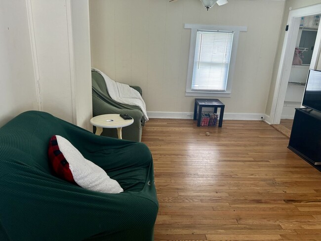 Photo - 17 High St Unit 17 High Apt 2