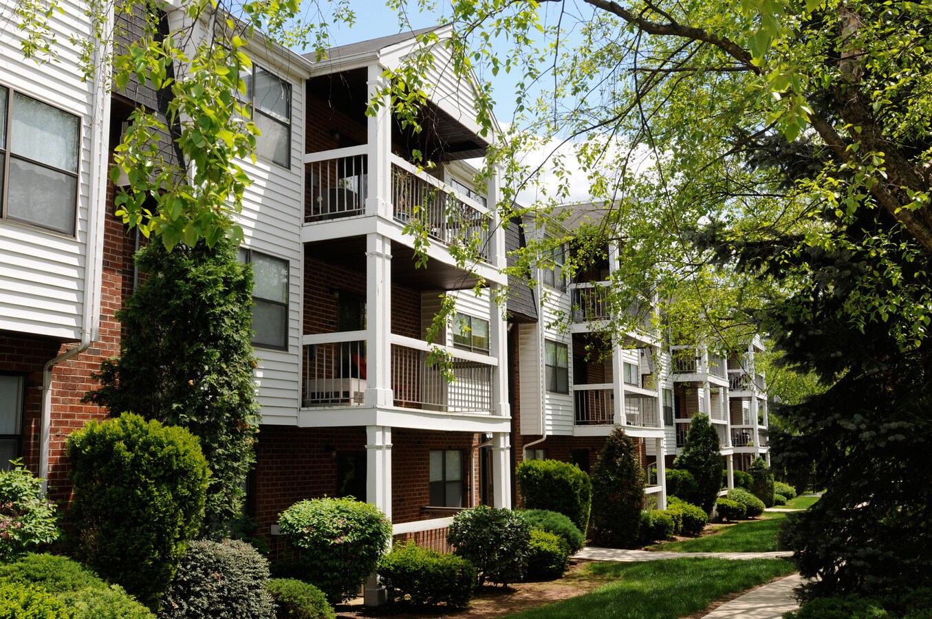 Oak Tree Village Apartments For Rent In Edison Nj Forrent Com