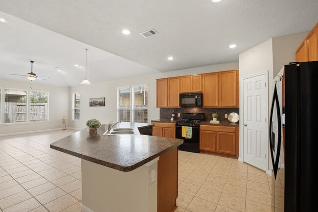 Building Photo - 11103 Avery Oaks Ln