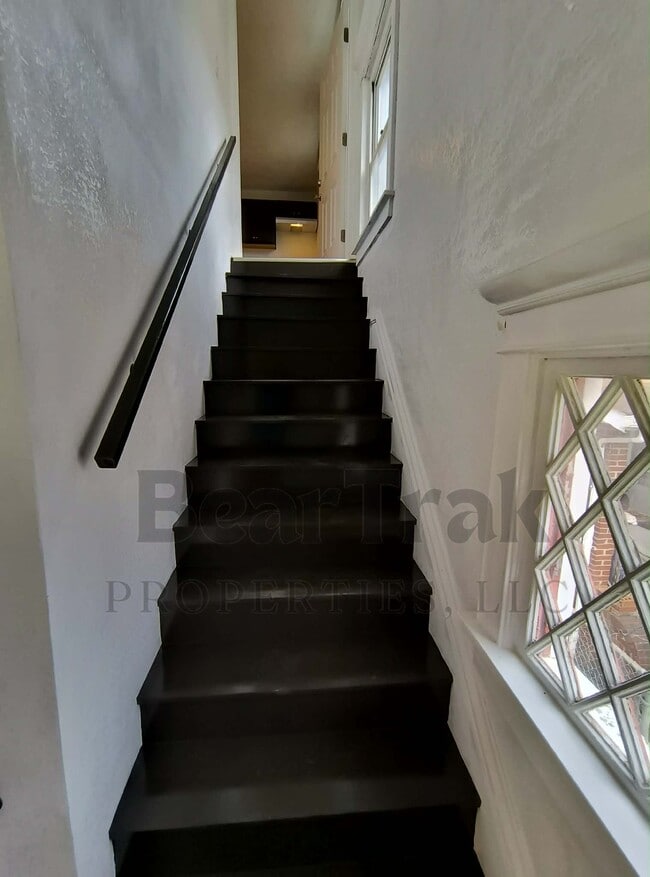1339 Charles St