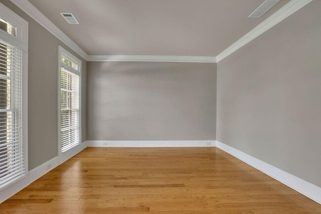 Photo - 1225 Mcminn Way