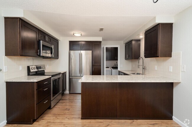 Building Photo - Charming 2bed/2bath Condo in Prime Kirklan...